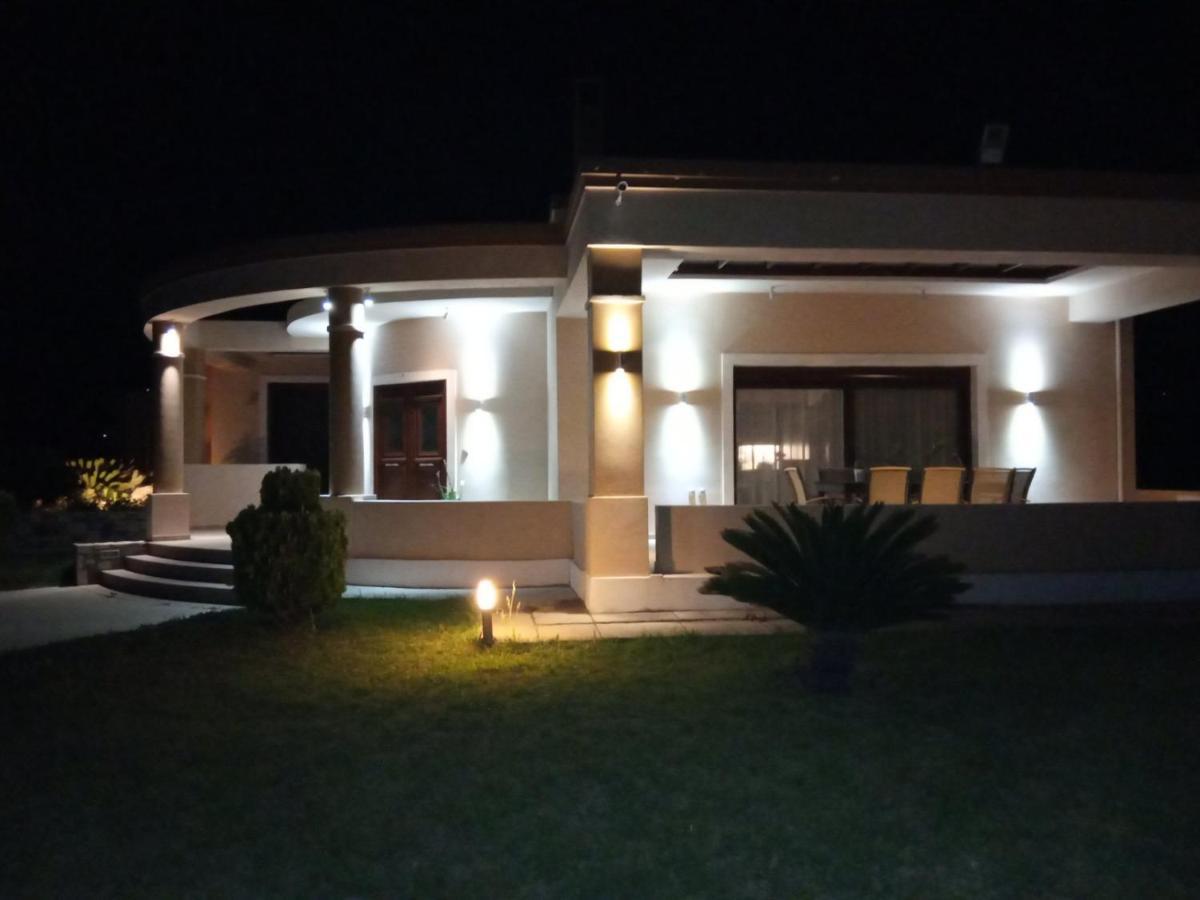 Kos Villa - Family Comfort With Large Garden, Jacuzzi Ngoại thất bức ảnh