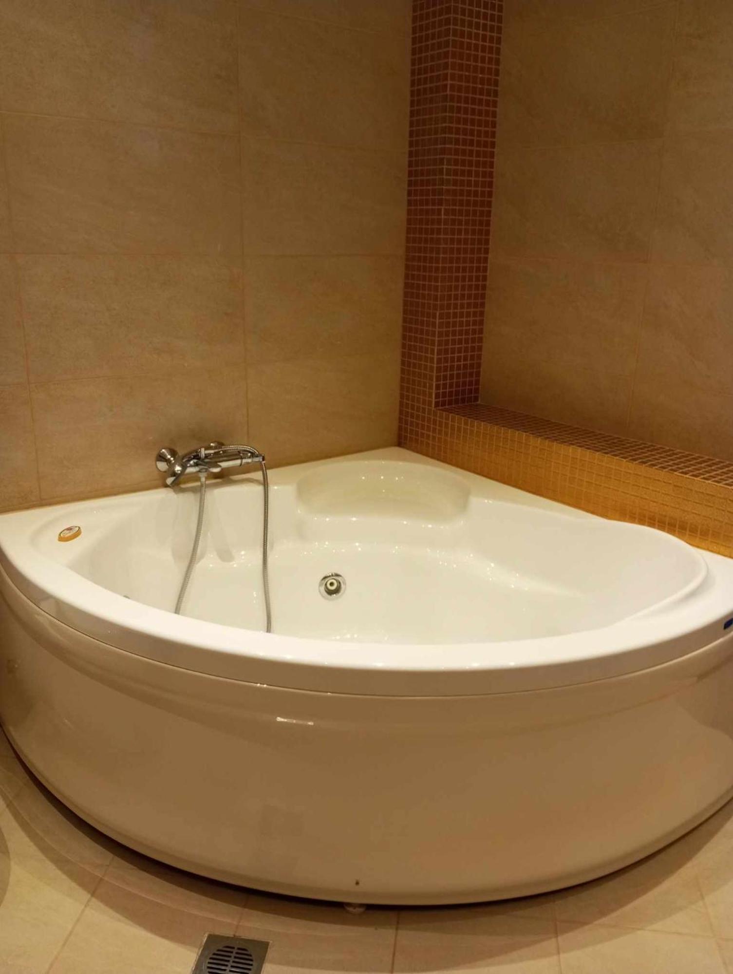 Kos Villa - Family Comfort With Large Garden, Jacuzzi Ngoại thất bức ảnh